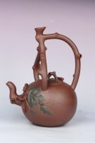 紫砂壶图片：松鼠提梁葡萄 - 宜兴紫砂壶网