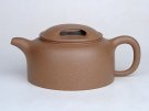 紫砂壶图片：牛盖莲子  容量：400CC  泥料：段泥 - 宜兴紫砂壶网