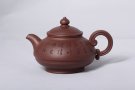 紫砂壶图片：玉笠壶（谭泉海刻） - 宜兴紫砂壶网