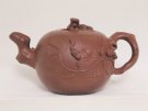 紫砂壶图片：松鼠葡萄 - 宜兴紫砂壶网