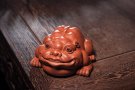 紫砂壶图片：狴犴 - 宜兴紫砂壶网