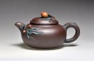 紫砂壶图片：《寿桃》泥料：紫泥  容量：200cc - 宜兴紫砂壶网