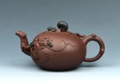 紫砂壶图片：松鼠葡萄 - 宜兴紫砂壶网