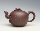 紫砂壶图片：松鼠葡萄 - 宜兴紫砂壶网