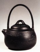 紫砂壶图片：晶泉提梁 - 宜兴紫砂壶网