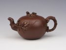 紫砂壶图片：松鼠葡萄 - 宜兴紫砂壶网