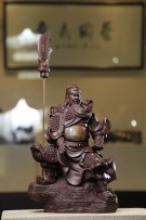 紫砂壶图片：关公 - 宜兴紫砂壶网