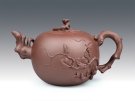 紫砂壶图片：松鼠葡萄 - 宜兴紫砂壶网