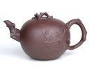 紫砂壶图片：大松鼠葡萄  容量：650CC  泥料：拼朱泥 - 宜兴紫砂壶网