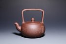 紫砂壶图片：汉风提梁 - 宜兴紫砂壶网